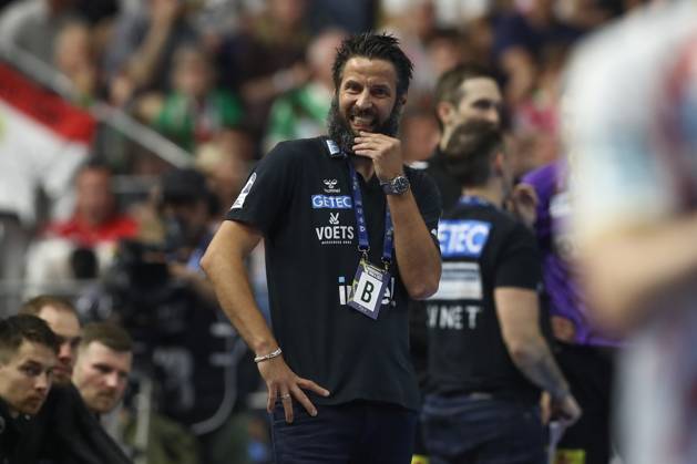 14 06 2025, xtgx, Handball, EHF Champions League Semi-Final 2, FC Barcelona SC Magdeburg v l Bennet Wiegert Magdeburg, coach disappointed, looks disappointed, disappointed Koeln