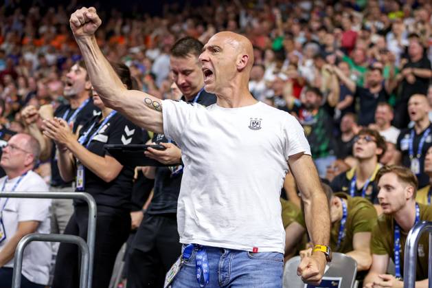14 06 2025, Handball, Semi-final TruckScout24 EHF FINAL4, LANXESS arena Cologne, FC Barcelona SC Magdeburg DIRK Roswandowicz President Presidium SC Magdeburg cheering in the stands North Rhine-Westphalia Germany