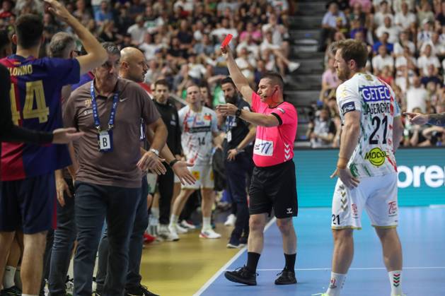 14 06 2025, xtgx, handball, EHF Champions League semi-final 2, FC Barcelona SC Magdeburg v l Thiagus Petrus Goncalves dos Santos Barcelona, 22 red card, sent off Cologne
