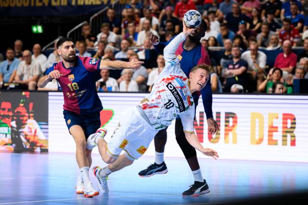 Cologne, Germany Handball EHF CL Final 4 Semifinal Barca SC Magdeburg v li Blaz Janc Barcelona , Gisli Thorgeir Kristjansson SC Magdeburg Cologne Lanxess Arena Nordrhein Westfalen Germany