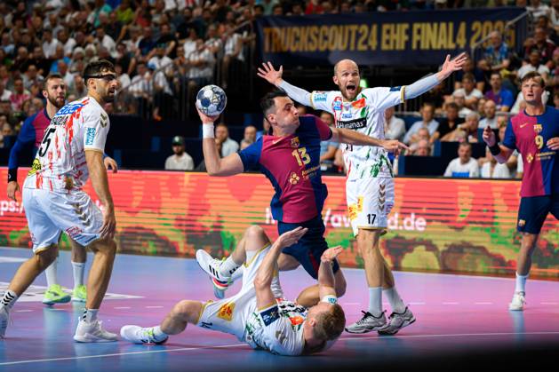 Cologne, Germany Handball EHF CL Final 4 Semi-Final Barca SC Magdeburg Aitor Arino Bengoechea Barcelona , Omar Ingi Magnusson SC Magdeburg , Tim Hornke SC Magdeburg Cologne Lanxess Arena Nordrhein Westfalen Germany