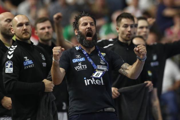 14 06 2025, xtgx, Handball, EHF Champions League Semi-Final 2, FC Barcelona SC Magdeburg v l Bennet Wiegert Magdeburg, coach jubilation, goal celebration, celebrate the goal, celebration Koeln