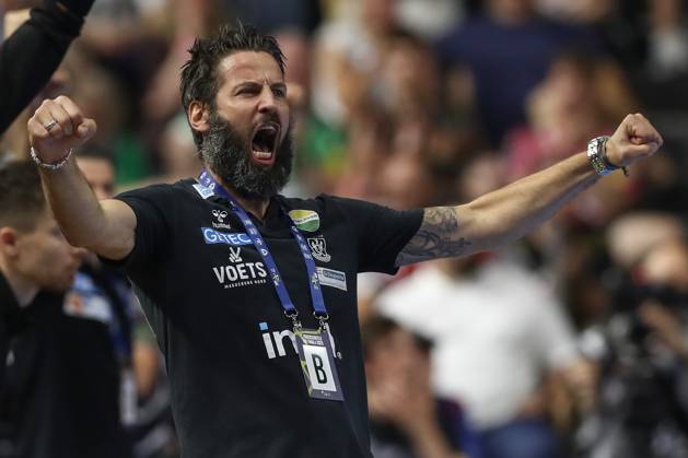 14 06 2025, xtgx, Handball, EHF Champions League Semi-Final 2, FC Barcelona SC Magdeburg v l Bennet Wiegert Magdeburg, coach jubilation, goal celebration, celebrate the goal, celebration Koeln