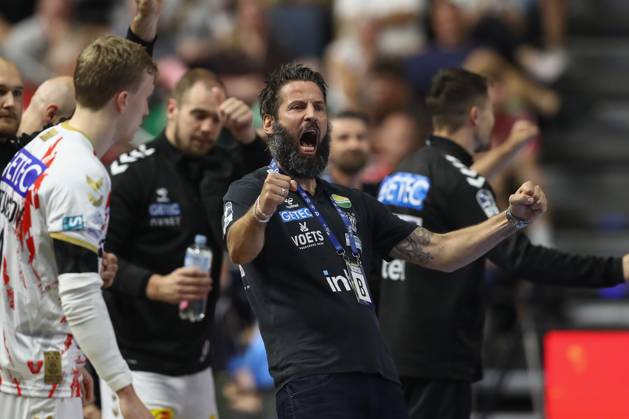 14 06 2025, xtgx, Handball, EHF Champions League Semi-Final 2, FC Barcelona SC Magdeburg v l Bennet Wiegert Magdeburg, coach jubilation, goal celebration, celebrate the goal, celebration Koeln