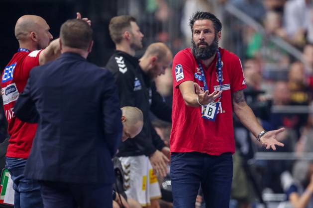 15 06 2025, Handball, Final TruckScout24 EHF FINAL4, LANXESS arena Cologne, Füchse Berlin SC Magdeburg head coach Bennet Wiegert Magdeburg hc gestik Nordrhein Westfalen Germany