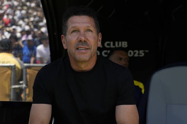 Paris Saint-Germain FC v Club Atletico de Madrid: Group B - FIFA Club World Cup 2025 PASADENA, CALIFORNIA - JUNE 15: Diego Pablo Cholo Simeone head coach of Atletico de Madrid during the FIFA Club World Cup 2025 group B match between Paris Saint-Germain FC and Club Atletico de Madrid at Rose Bowl Stadium on June 15, 2025 in Pasadena, California. Jose Hernandez Anadolu California United States. Editorial use only. Please get in touch for any other usage. Copyright: x2025xAnadoluxJosexHernandezx