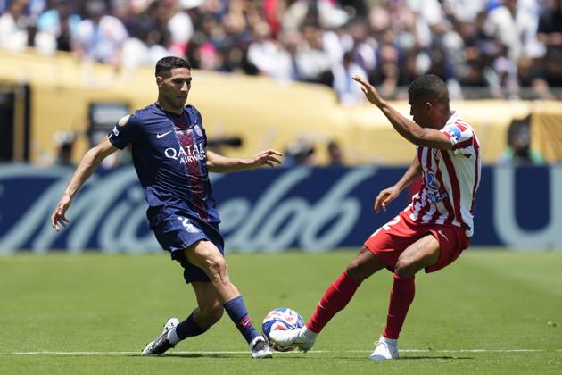 Paris Saint-Germain FC v Club Atletico de Madrid: Group B - FIFA Club World Cup 2025 PASADENA, CALIFORNIA - JUNE 15: Achraf Hakimi right-back of PSG and Morocco and Samuel Lino left winger of Atletico de Madrid and Brazil compete for the ball during the FIFA Club World Cup 2025 group B match between Paris Saint-Germain FC and Club Atletico de Madrid at Rose Bowl Stadium on June 15, 2025 in Pasadena, California. Jose Hernandez Anadolu California United States. Editorial use only. Please get in touch for any other usage. Copyright: x2025xAnadoluxJosexHernandezx