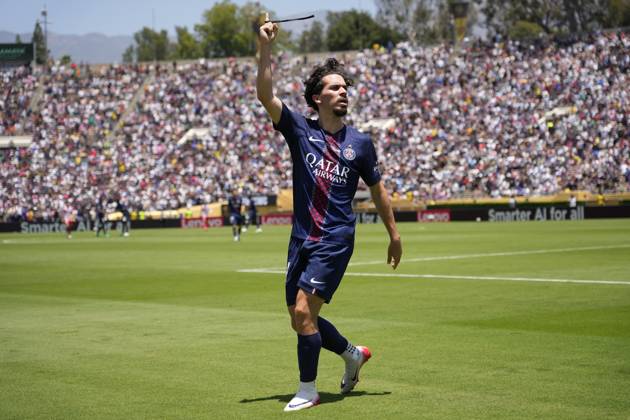 Paris Saint-Germain FC v Club Atletico de Madrid: Group B - FIFA Club World Cup 2025 PASADENA, CALIFORNIA - JUNE 15: Vitinha central midfield of PSG and Portugal celebrates after scoring his sides first goal during the FIFA Club World Cup 2025 group B match between Paris Saint-Germain FC and Club Atletico de Madrid at Rose Bowl Stadium on June 15, 2025 in Pasadena, California. Jose Hernandez Anadolu California United States. Editorial use only. Please get in touch for any other usage. Copyright: x2025xAnadoluxJosexHernandezx