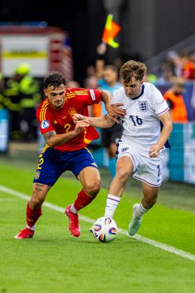 SPAIN U21, U 21 - ENGLAND U21 Marc Pubill of Spain and Jack Hinshelwood of England during the UEFA European Under-21 Championship 2025 Quarterfinal football match between Spain U21 and England U21. Stadium City Arena, Trnava, Slovakia, June 21, 2025. Photo by Branislav Racko Copyright: xx 080A2117
