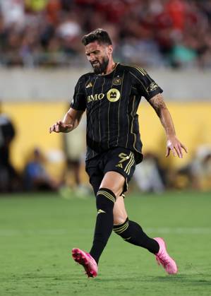 Orlando, USA, 24th June 2025. Oliver Giroud of Los Angeles FC during the Los Angeles FC vs CR Flamengo FIFA Club World Cup match at Camping World Stadium, Orlando. Picture credit should read: David Klein Sportimage EDITORIAL USE ONLY. No use with unauthorised audio, video, data, fixture lists, club league logos or live services. Online in-match use limited to 120 images, no video emulation. No use in betting, games or single club league player publications. SPI_145_DK_LA_FC_Flamengo SPI-3991-0145