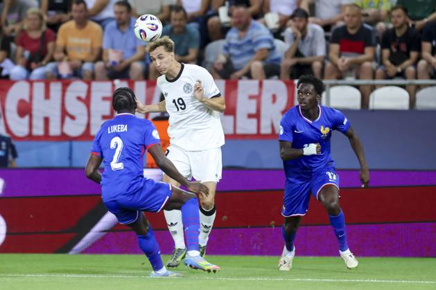 Castello Lukeba France , Nelson Weiper Germany and Soungoutou Magassa France battle for the ball, UEFA European Under 21 Championship 2025 Semi Final, Germany v France, Koöice futbalova arà na on June 25, 2025 in Koöice, Slovakia Photo by Marco Steinbrenner DeFodi Images Castello Lukeba France , Nelson Weiper Germany and Soungoutou Magassa France battle for the ball, UEFA European Under 21 Championship 2025 Semi Final, Germany v France, Koöice futbalova arà na, June 25, 2025 in Koöice, Slovakia Photo by Marco Steinbrenner DeFodi Images
