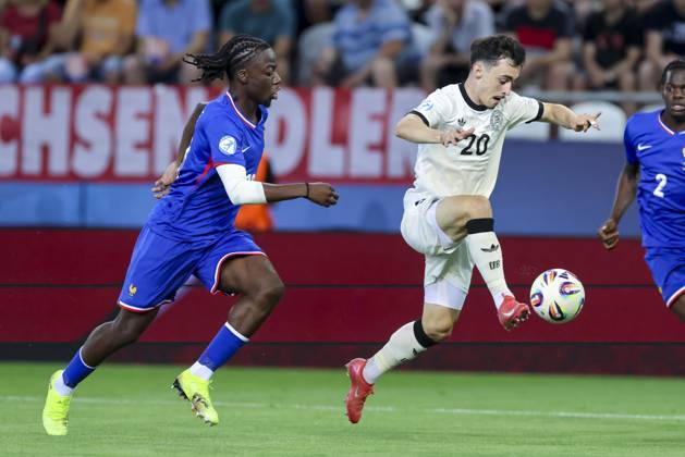 Ismael Doukoure France and Paul Nebel Germany battle for the ball, UEFA European Under 21 Championship 2025 Semi Final, Germany v France, KoÅ¡icka futbalova arà na on June 25, 2025 in Koöice, Slovakia Photo by Marco Steinbrenner DeFodi Images Ismael Doukoure France and Paul Nebel Germany battle for the ball, UEFA European Under 21 Championship 2025 Semi Final, Germany v France, Koöice futbalova ará na, June 25, 2025 in Koöice, Slovakia Photo by Marco Steinbrenner DeFodi Images