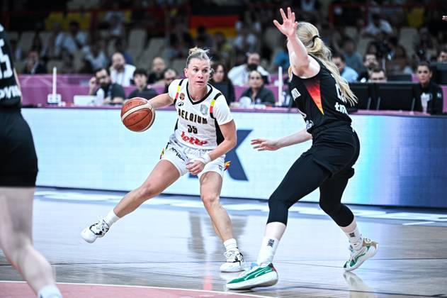 June 25, 2025, Piraeus, Piraeus, Greece: 35 JULIE VANLOO of Belgium competes with 20 FRIEDA BUHNER of Germany during the WomenÃ¢â‚¬â ¢s Eurobasket Quarter Finals, match between Belgium and Germany at Peace & Friendship Stadium on June 25, 2025, in Piraeus, Greece. Piraeus Greece - ZUMAk160 20250625_zip_k160_013 Copyright: xStefanosxKyriazisx
