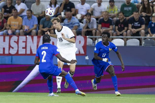 UEFA U21 European Championship, semi-final Germany France 25 06 2025 Nelson Weiper Germany, 19 , Castello Lukeba France, 2 , Soungoutou Magassa France, 17 during the UEFA U21 European Championship semi-final match Germany France, on 25 06 2025, Kosice Football Arena, Kosice, SlovakiaNelson Weiper Germany, 19 , Castello Lukeba France, 2 , Soungoutou Magassa France, 17 Copyright: xBEAUTIFULxSPORTS Meuselx
