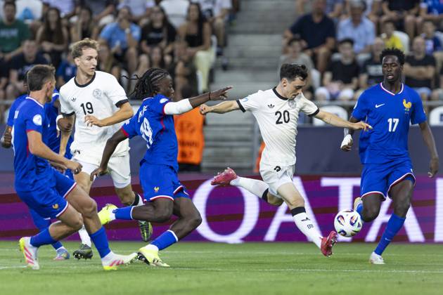 UEFA U21 European Championship, semi-final Germany France 25 06 2025 Paul Nebel Germany, 20 , Ismael Doukoure France, 19 , Soungoutou Magassa France, 17 during the UEFA U21 European Championship semi-final match Germany France, on 25 06 2025, Kosice Football Arena, Kosice, Slovakia Copyright: xBEAUTIFULxSPORTS Meuselx