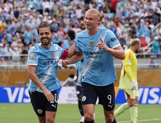 Orlando, USA, 26th June 2025. Erling Haaland of Manchester City (r) celebrating scoring their third goal during the Juventus vs Manchester City FIFA Club World Cup match at Camping World Stadium, Orlando. Picture credit should read: David Klein Sportimage EDITORIAL USE ONLY. No use with unauthorised audio, video, data, fixture lists, club league logos or live services. Online in-match use limited to 120 images, no video emulation. No use in betting, games or single club league player publications. SPI_097_DK_Juventus_Man_City SPI-3993-0097
