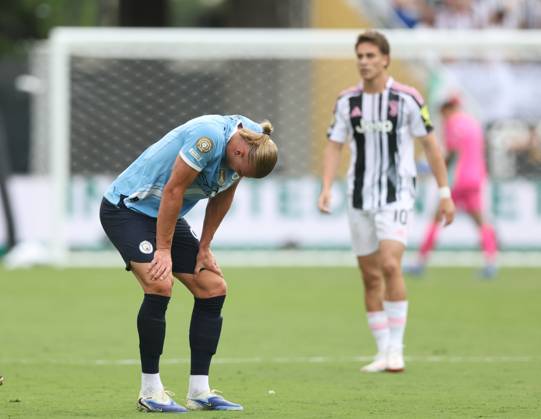 Orlando, USA, 26th June 2025. Erling Haaland of Manchester City recovers from a tackle by Nicolo Savona of Juventus during the Juventus vs Manchester City FIFA Club World Cup match at Camping World Stadium, Orlando. Picture credit should read: David Klein Sportimage EDITORIAL USE ONLY. No use with unauthorised audio, video, data, fixture lists, club league logos or live services. Online in-match use limited to 120 images, no video emulation. No use in betting, games or single club league player publications. SPI_118_DK_Juventus_Man_City SPI-3993-0118