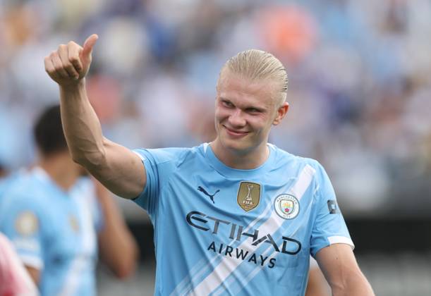 Orlando, USA, 26th June 2025. Erling Haaland of Manchester City applauds the fans during the Juventus vs Manchester City FIFA Club World Cup match at Camping World Stadium, Orlando. Picture credit should read: David Klein Sportimage EDITORIAL USE ONLY. No use with unauthorised audio, video, data, fixture lists, club league logos or live services. Online in-match use limited to 120 images, no video emulation. No use in betting, games or single club league player publications. SPI_130_DK_Juventus_Man_City SPI-3993-0130