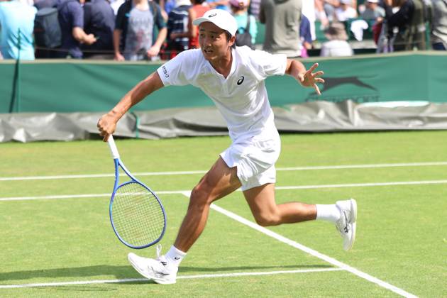 June 26, 2025, London, Celestynow, England: SHINTARO MOCHIZUKI of Japan during the match against D. Stricker of Switzerland in the third round of qualification of Championships 2025 at Wimbledon AELTC in London. London England - ZUMAc278 20250626_zsp_c278_021 Copyright: xMarcinxCholewinskix