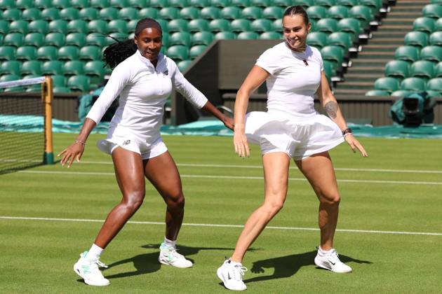 Tennis, Wimbledon, Training, Aryna Sabalenka und Coco Gauff tanzen