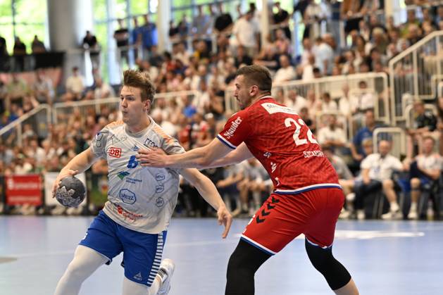 GER, 2 HBL, Repechage, Tusem Essen vs Dessau Rosslauer HV 06 29 6 2025 Essen, Sporthalle am Hallo, GER, 2 HBL, Repechage, Tusem Essen vs Dessau Rosslauer HV 06 2 HBL regulations prohibit any use of photographs as image sequences and or quasi video in the picture Fritz Leon Haake Dessau Rosslauer HV06 6 vs Dennis Szczesny Tusem Essen 22 NordphotoxGmbHx xFreund nph00018