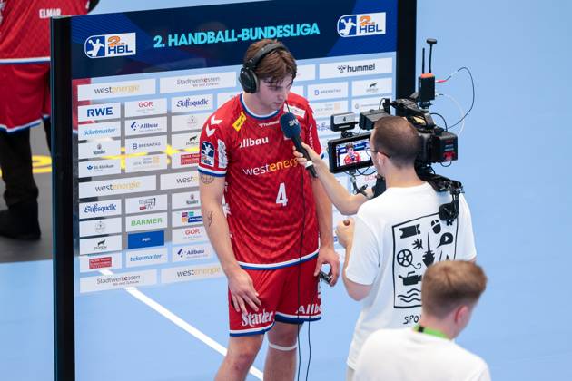 29 06 2025, 2 Handball Bundesliga, Catch-up match, TuSEM Essen Dessau Rosslauer HV 06, Felix Göttler TuSEM Essen interviewed by DYN, Essen Sporthalle Am Hallo NRW Germany xRHR PHOTO DEx Copyright: DennisxEwert RHR-FOTOx RHR-FOTO DE