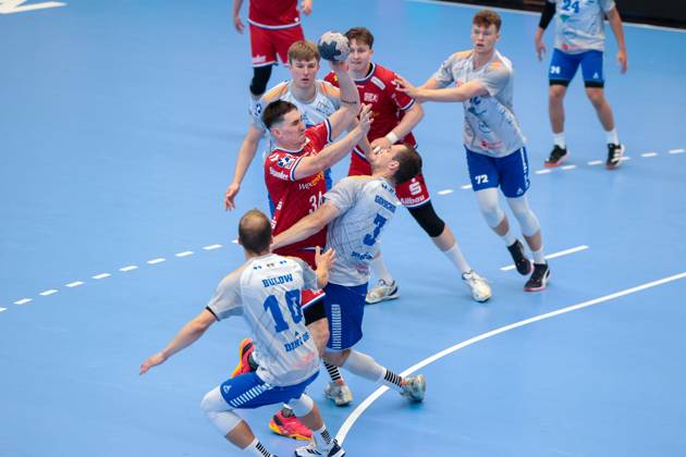 29 06 2025, 2 Handball Bundesliga, Catch-up match, TuSEM Essen Dessau Rosslauer HV 06, f l Lev Szuharev TuSEM Essen , Fynn Gonschor Dessau Rosslauer HV 06 , Essen Sporthalle Am Hallo NRW Germany xRHR PHOTO DEx Copyright: DennisxEwert RHR-FOTOx RHR-FOTO DE