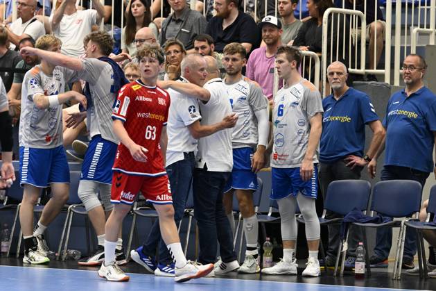 GER, 2 HBL, Wiederholungsspiel, Tusem Essen vs Dessau Rosslauer HV 06 29 6 2025 Essen, Sporthalle am Hallo, GER, 2 HBL, Wiederholungsspiel, Tusem Essen vs Dessau Rosslauer HV 06 2 HBL regulations prohibit any use of photographs as image sequences and or quasi video in image embrace NordphotoxGmbHx xFreund nph00018