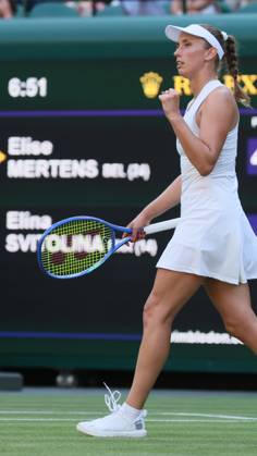 Belgian Elise Mertens reacts during a tennis match against Ukrainian Svitolina, in the third round of the women s singles at the 2025 Wimbledon grand slam tournament, Friday 04 July 2025 at the All England Tennis Club, in South-West London, Britain. BENOITxDOPPAGNE x128428275x