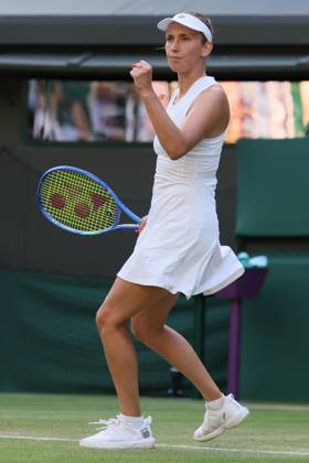 Belgian Elise Mertens reacts during a tennis match against Ukrainian Svitolina, in the third round of the women s singles at the 2025 Wimbledon grand slam tournament, Friday 04 July 2025 at the All England Tennis Club, in South-West London, Britain. BENOITxDOPPAGNE x128428754x