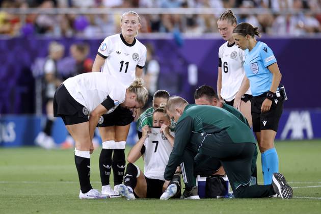GWINN Giulia captain Germany suffered a serious injury in the first half and had to be replaced by SCHUELLER Lea and goalkeeper BERGER Ann Katrin UEFA Womens EURO 2025 in Switzerland Preliminary round match Germany Poland 2 0 on 04 07 2025 in St Gallen Copyright: xLacixPerenyix