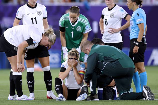 GWINN Giulia captain Germany suffered a serious injury in the first half and had to be replaced by SCHUELLER Lea and goalkeeper BERGER Ann Katrin UEFA Womens EURO 2025 in Switzerland Preliminary round match Germany Poland 2 0 on 04 07 2025 in St Gallen Copyright: xLacixPerenyix