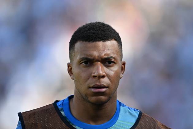 (250706) -- NEW JERSEY, July 6, 2025 -- Kylian Mbappe of Real Madrid is seen during the warm-up before the quarterfinal match between Real Madrid (Spain) and Borussia Dortmund (Germany) at the FIFA Club World Cup 2025 in New Jersey, the United States, July 5, 2025. ) (SP)U.S.-NEW JERSEY-FOOTBALL-FIFA CLUB WORLD CUP-QUARTERFINALS-REAL MADRID VS BORUSSIA DORTMUND WuxXiaoling