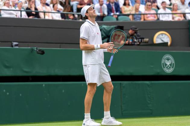 2025-07-06 Wimbledon 2025 LONDON, ENGLAND - JULY 6: Nicolas Jarry of Chile during Wimbledon 2025 at All England Lawn Tennis & Croquet Club on July 6, 2025 in London, England. London All England Lawn Tennis & Croquet Club England Content not available for redistribution in The Netherlands directly or indirectly through any third parties. Copyright: xMarleenxFouchierx