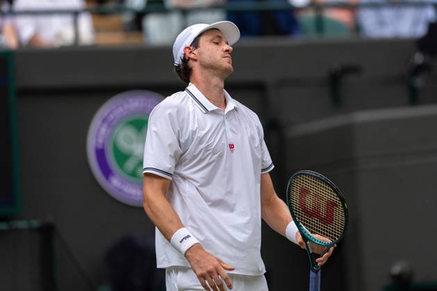 2025-07-06 Wimbledon 2025 LONDON, ENGLAND - JULY 6: Nicolas Jarry of Chile during Wimbledon 2025 at All England Lawn Tennis & Croquet Club on July 6, 2025 in London, England. London All England Lawn Tennis & Croquet Club England Content not available for redistribution in The Netherlands directly or indirectly through any third parties. Copyright: xMarleenxFouchierx