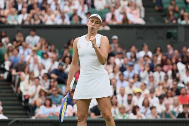 Belgian Elise Mertens reacts during a tennis match against Belarusian Sabalenka, in the round of 16 of the women s singles at the 2025 Wimbledon grand slam tournament, Sunday 06 July 2025 at the All England Tennis Club, in South-West London, Britain. BENOITxDOPPAGNE x128548142x