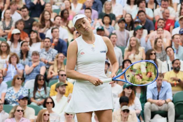 Belgian Elise Mertens reacts during a tennis match against Belarusian Sabalenka, in the round of 16 of the women s singles at the 2025 Wimbledon grand slam tournament, Sunday 06 July 2025 at the All England Tennis Club, in South-West London, Britain. BENOITxDOPPAGNE x128549338x