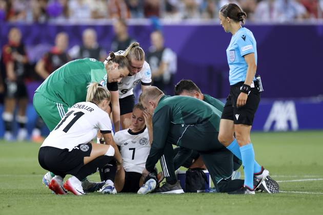 GWINN Giulia captain of Team Germany suffered a serious injury in the first half and had to be replaced by SCHUELLER Lea and goalkeeper BERGER Ann Katrin and KNAAK Rebecca UEFA Womens Football EURO 2025 in Switzerland Preliminary round match Germany Poland 2 0 on 04 07 2025 in St Gallen Copyright: xLacixPerenyix