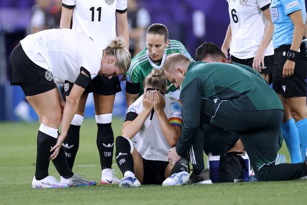 GWINN Giulia captain of Team Germany suffered a serious injury in the first half and had to be replaced by SCHUELLER Lea and goalkeeper BERGER Ann Katrin and KNAAK Rebecca UEFA Womens Football EURO 2025 in Switzerland Preliminary round match Germany Poland 2 0 on 04 07 2025 in St Gallen Copyright: xLacixPerenyix