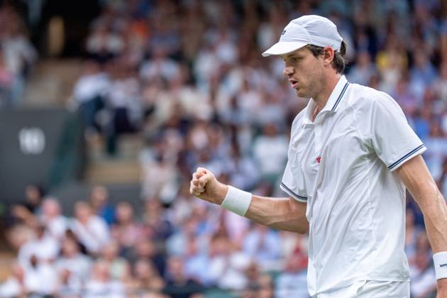 2025-07-06 Wimbledon 2025 LONDON, ENGLAND - JULY 6: Nicolas Jarry of Chile during Wimbledon 2025 at All England Lawn Tennis & Croquet Club on July 6, 2025 in London, England. London All England Lawn Tennis & Croquet Club England Content not available for redistribution in The Netherlands directly or indirectly through any third parties. Copyright: xMarleenxFouchierx