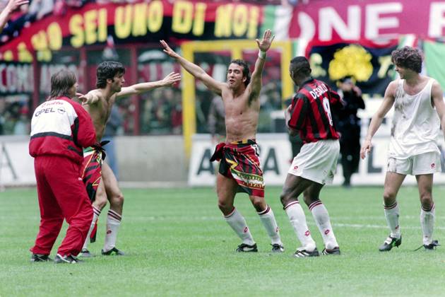 960428 Football, Serie A, Milan Fiorentina, 3-1 Paulo Die Canio, Milan celebrates after the win  Copyright: BILDBYRAN BB960428BB058