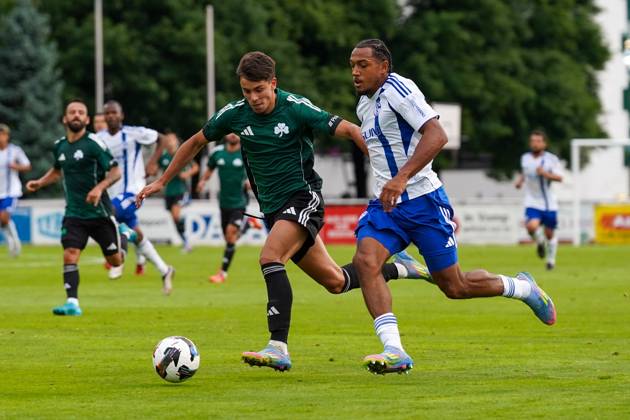 FC Schalke 04 training camp Neustift im Stubaital test match 09 07 2025 FC Schalke 04 vs Panathinaikos Athens Silberstadt Arena Schwaz, Austria Giorgos Vagiannidis Panathinaikos , Anton Donkor Schalke 04 Copyright: xLukaxKolanovicx