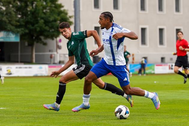 FC Schalke 04 training camp Neustift im Stubaital test match 09 07 2025 FC Schalke 04 vs Panathinaikos Athens Silberstadt Arena Schwaz, Austria Giorgos Vagiannidis Panathinaikos , Anton Donkor Schalke 04 Copyright: xLukaxKolanovicx