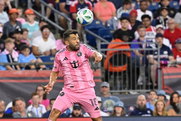 July 9, 2025; Foxborough, Massachusetts, USA; Inter Miami defender Jordi Alba (18) heads the ball against the New England Revolution during the first half at Gillette Stadium. CSM Foxborough USA - ZUMAc04_ 20250709_zma_c04_059 Copyright: xEricxCanhax
