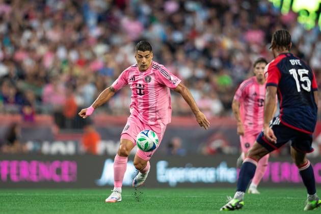 July 9, 2025; Foxborough, Massachusetts, USA; Inter Miami CF forward Luis Suarez (9) drives forward in a Major League Soccer game between the New England Revolution and Inter Miami CF at Gillette Stadium. (c) CSM - ZUMAc04_ 20250709_zma_c04_198 Copyright: xBurtxGranofskyx