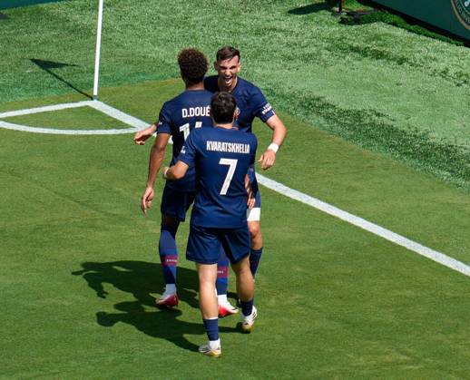 Paris Saint Germain players celebrate after scoring a goal to make it 3-0 USA, Paris Saint Germain vs Real Madrid CF, FIFA Club World Cup, Semi-Final, Match 62, 09 07 2025 USA, Paris Saint Germain vs Real Madrid CF, FIFA Club World Cup, Semi-Final, Match 62, 09 07 2025 East Rutherford Copyright: xScottxW.xColemanx CWC2025-PSG-RMA