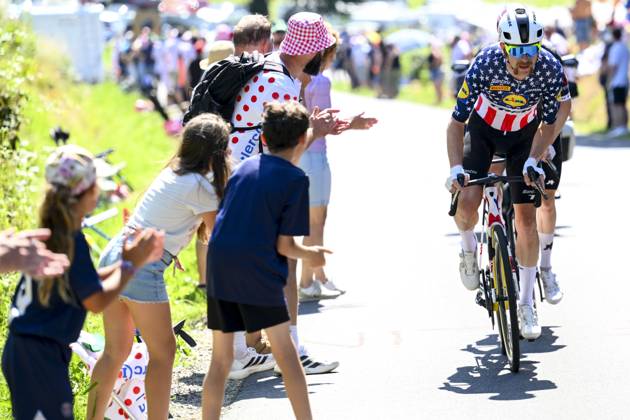 Australian Michael Storer of Tudor Pro Cycling Team and US Quinn Simmons of Lidl-Trek pictured in action during stage six of the 2025 Tour de France cycling, from Bayeux to Vire Normandie (201 km), on Thursday 10 July 2025 in France. The 112th edition of the Tour de France starts on Saturday 5 July in Lille, France, and will finish in Paris, France on the 27th of July. POOLxVINCENTxKALUT x128845598x