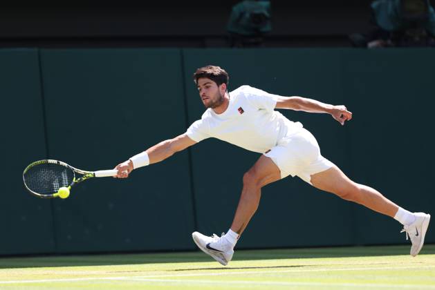 Carlos Alcaraz ESP , Mens Singles, Gentlemen s Singles Tennis Wimbledon 2025 Grand Slam ITF ATP WTA AELTC London Great Britain 11 July 2025 Copyright: xJuergenxHasenkopfx