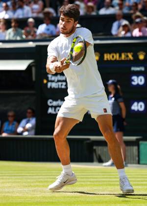 Carlos Alcaraz ESP, Mens Singles, Gentlemen s Singles Tennis Wimbledon 2025 Grand Slam ITF ATP WTA AELTC London Great Britain 11 July 2025 Carlos Alcaraz ESP , Mens Singles, Gentlemen s Singles Tennis Wimbledon 2025 Grand Slam ITF ATP WTA AELTC London Great Britain 11 July 2025 Copyright: xJuergenxHasenkopfx