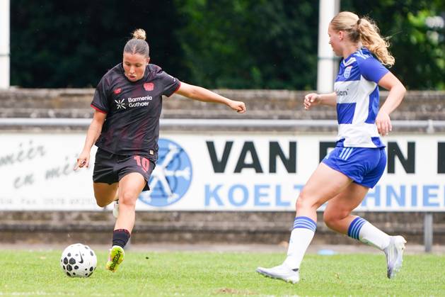 2025-07-11 PEC Zwolle Women v Bayer Leverkusen Women - Pre-season friendly WEZEP, NETHERLANDS - JULY 11: Merino Gonzalez of Bayer Leverkusen 04 during the Pre-season friendly match between PEC Zwolle Women and Bayer Leverkusen Women at Sportpark Mulderssingel on July 11, 2025 in Wezep, Netherlands. Wezep Sportpark Mulderssingel Netherlands Content not available for redistribution in The Netherlands directly or indirectly through any third parties. Copyright: xAndrexWeeningx